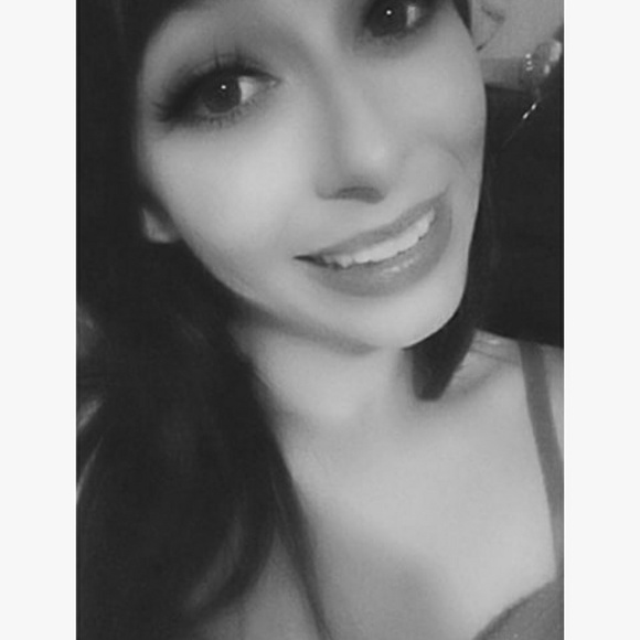 Meet your Posher, Emily - Picture 1 of 1